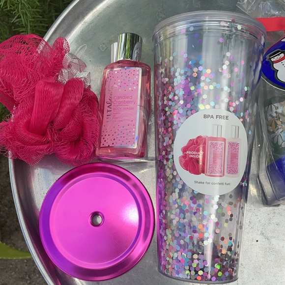 2 gifts sets one Bath and body Works one Ulta glitter cup.  📣NO STRAW🔔 - Picture 7 of 10